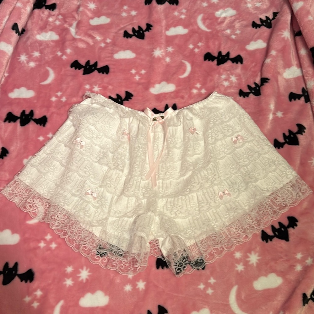NWOT Romwe white and pink lace bow bloomers shorts size small